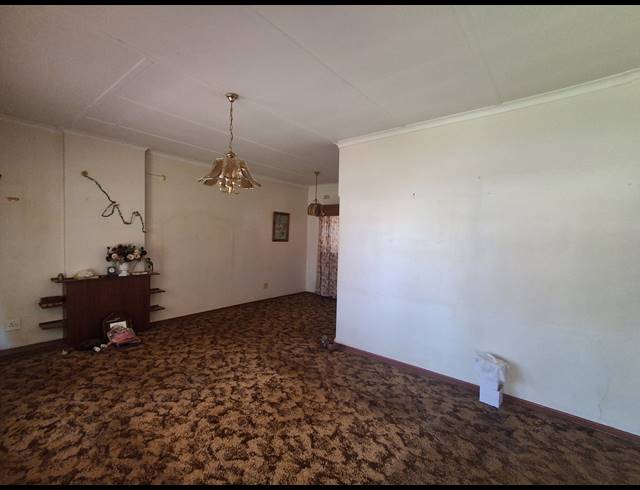 3 BEDROOM FREESTANDING FOR SALE IN STILFONTEIN EXT 4